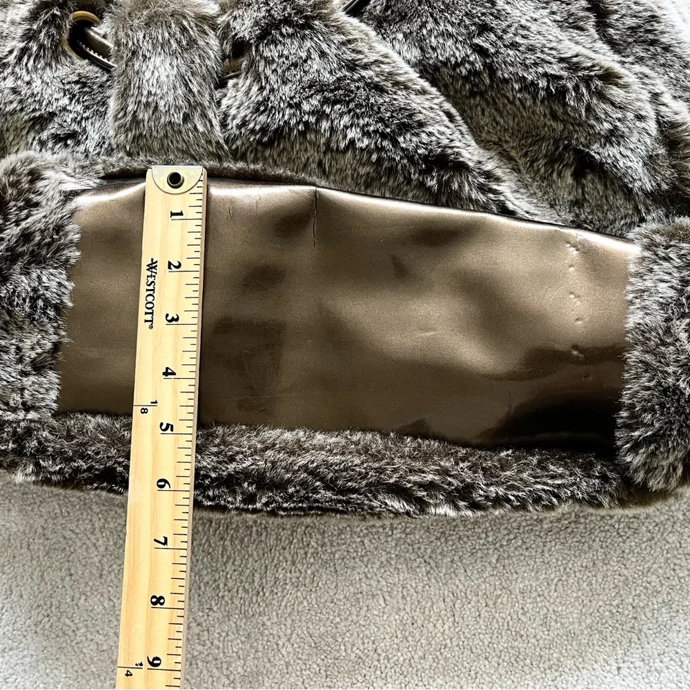 HOBO INTERNATIONAL DRESSED TO CHILL FAUX FUR BAG MODERN CHIC BOHO TRENDY - Picture 10 of 11